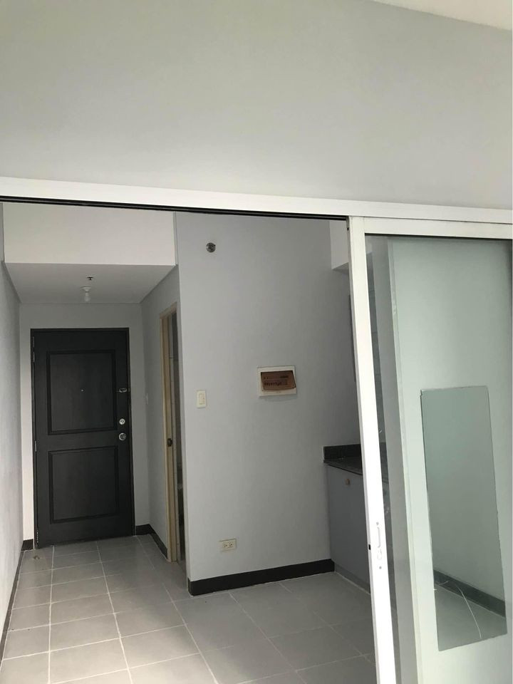 Mezza Residences studio for rent