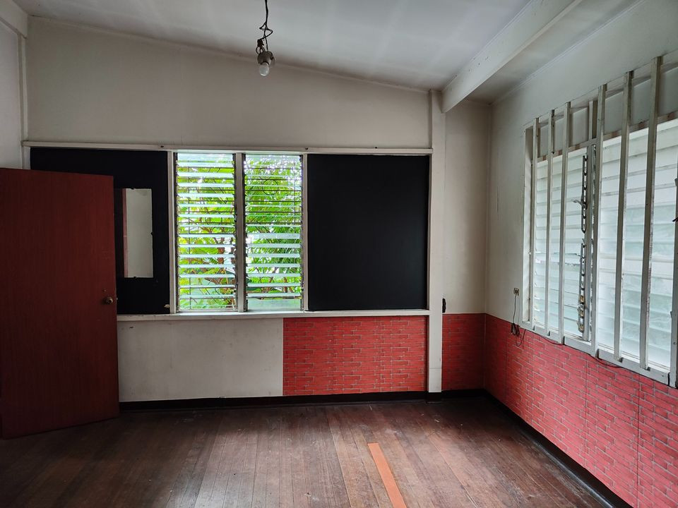 1 Bed 3 Baths Room only
