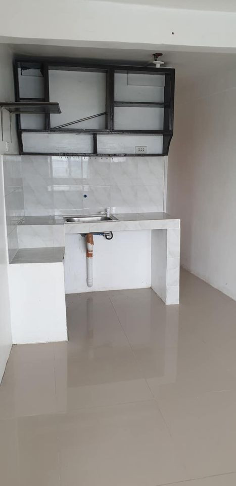 Room for Rent 3rd floor Valenzuela