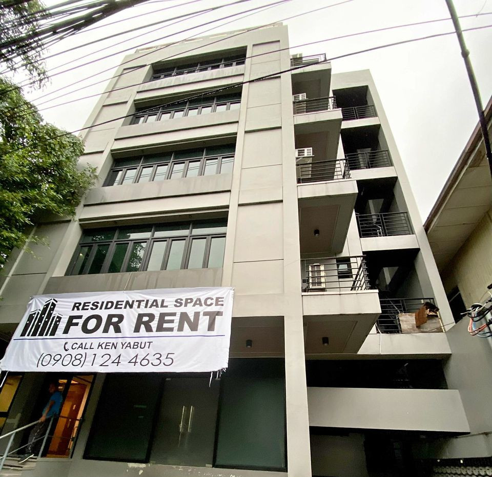 Studio 1 Bath Apartment