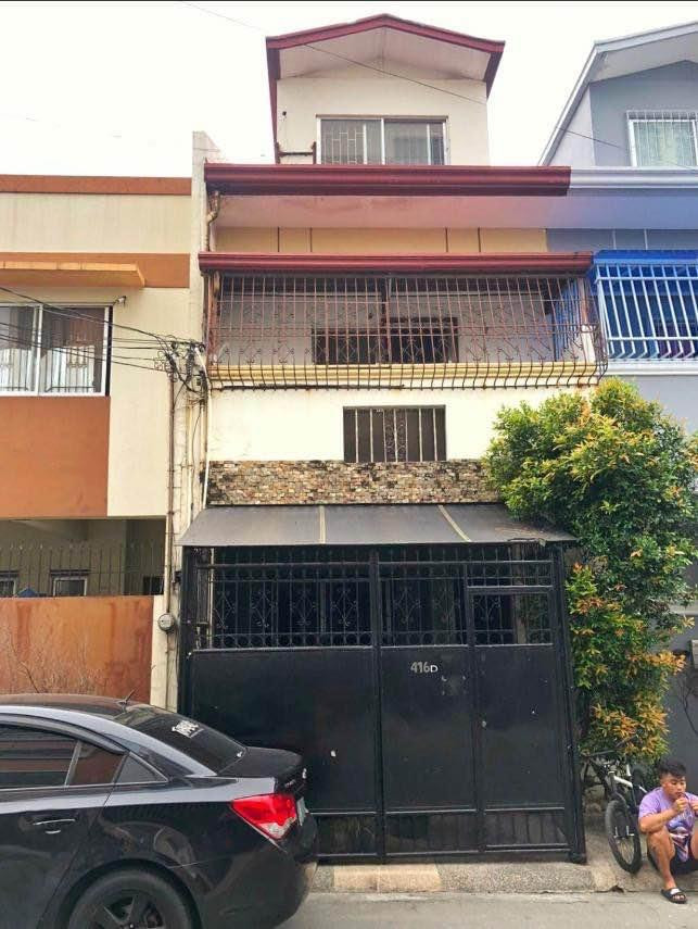 For Rent Beautiful 4-BR townhouse apartment near Parañaque City Hall
