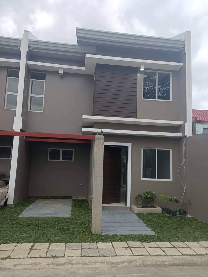 2 Beds 2 Baths Townhouse