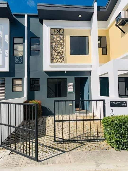 For Rent Studio 1 Bath Townhouse