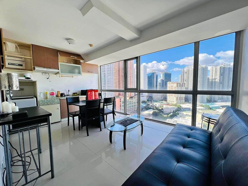 1bedroom Condo for rent in Pioneer Mandaluyong