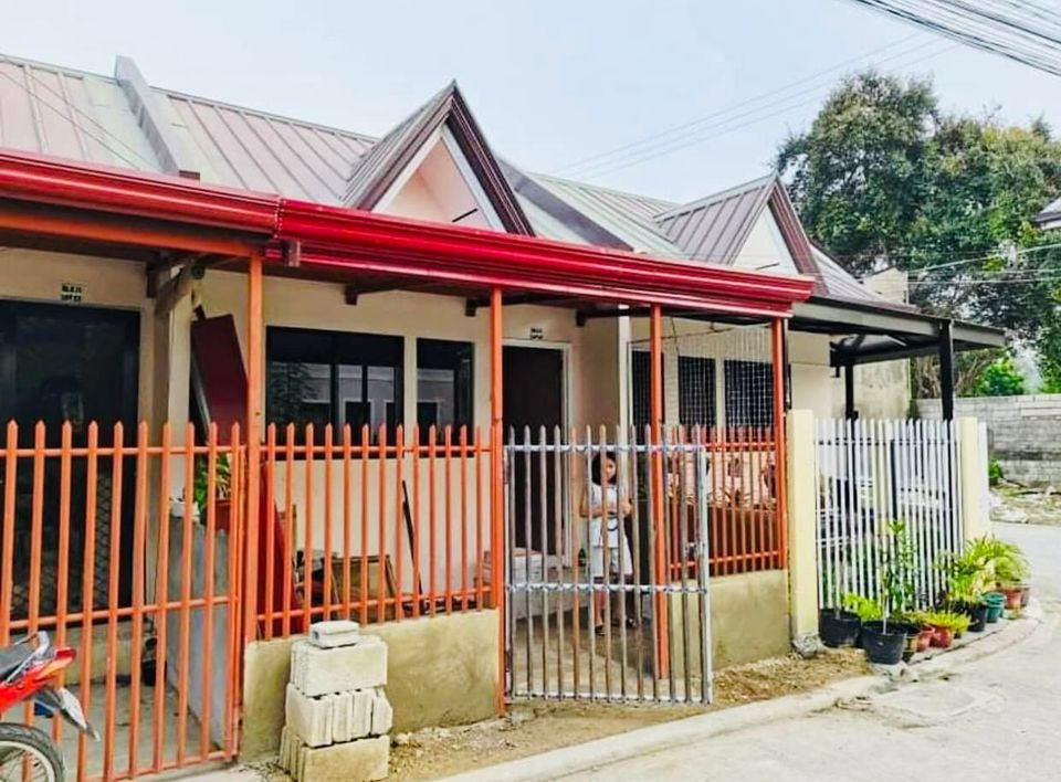 HOUSE AND LOT FOR RENT