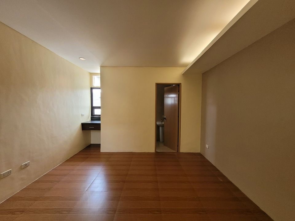 Gallery 5