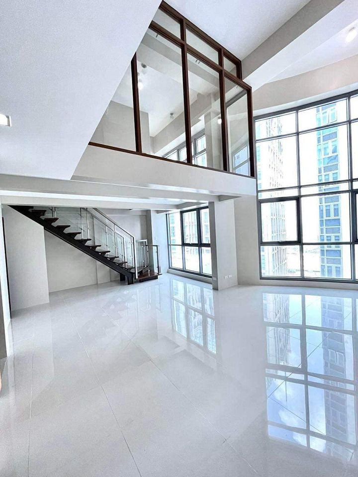 Eastwood LeGrand 3
