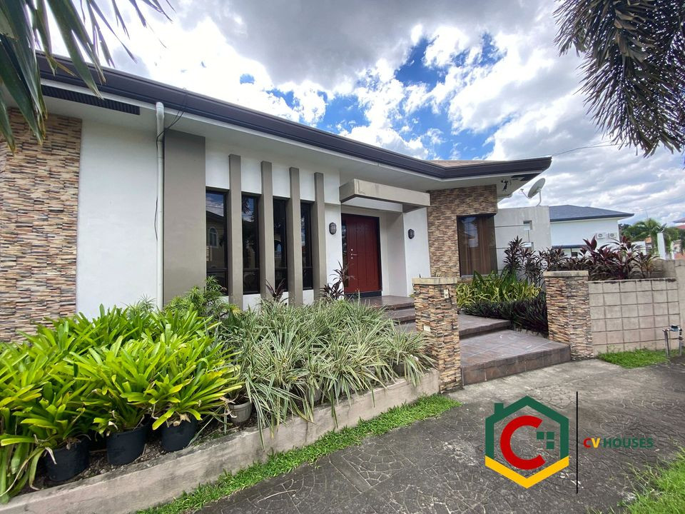 3 Beds 2 Baths House