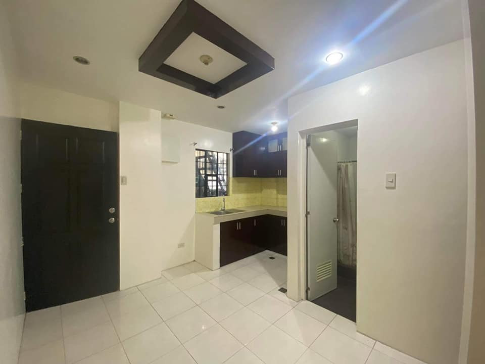 House for rent in Quezon City nr Welcome Rotonda