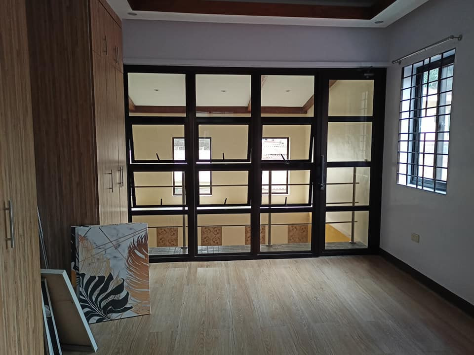 Gallery 5