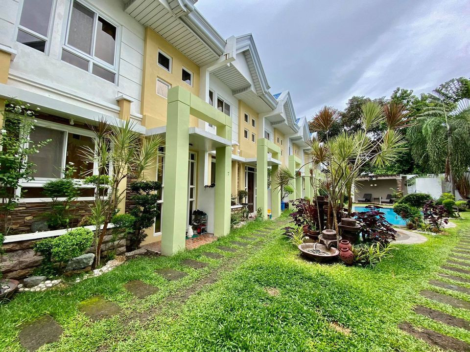 2 Beds 2 Baths Townhouse