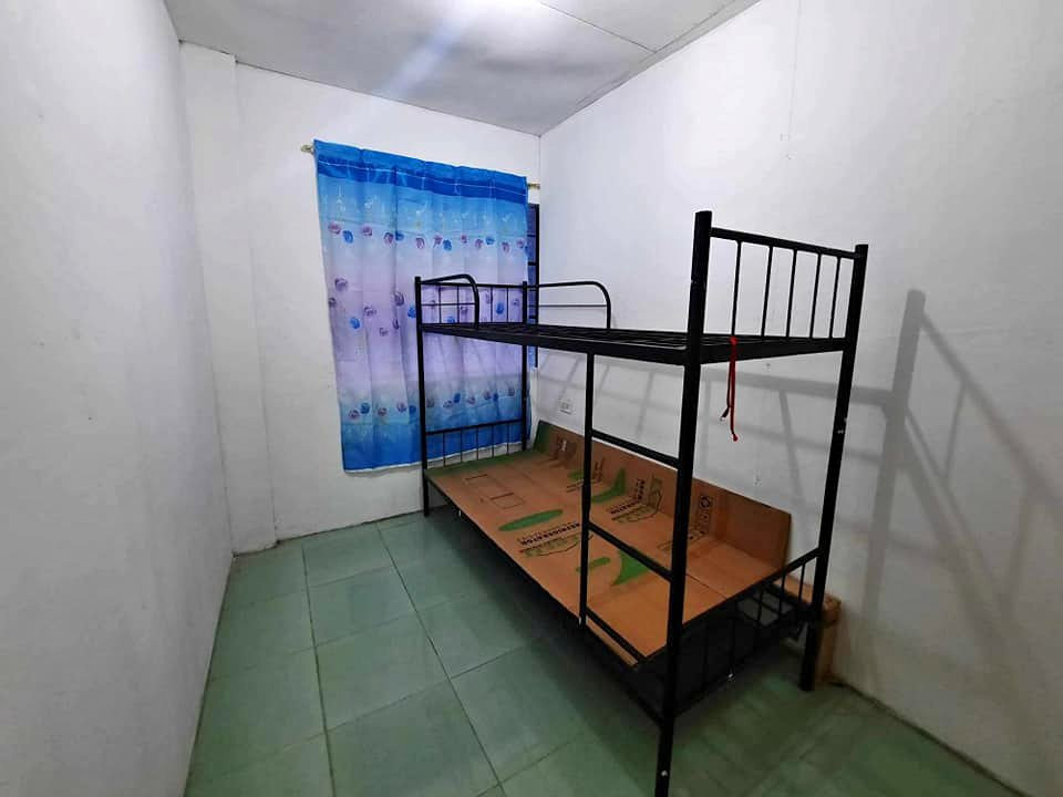 Room and bedspacer for rent
