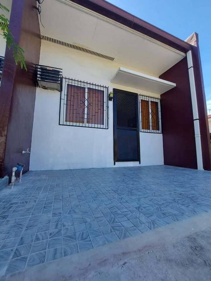 2 Bedrooms House and Lot for Rent