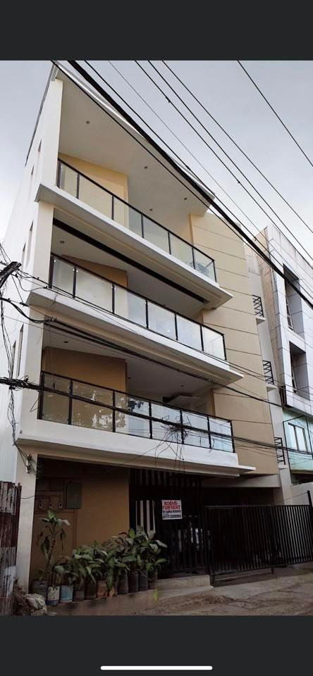 Looking for a female roommate (LAHUG area)