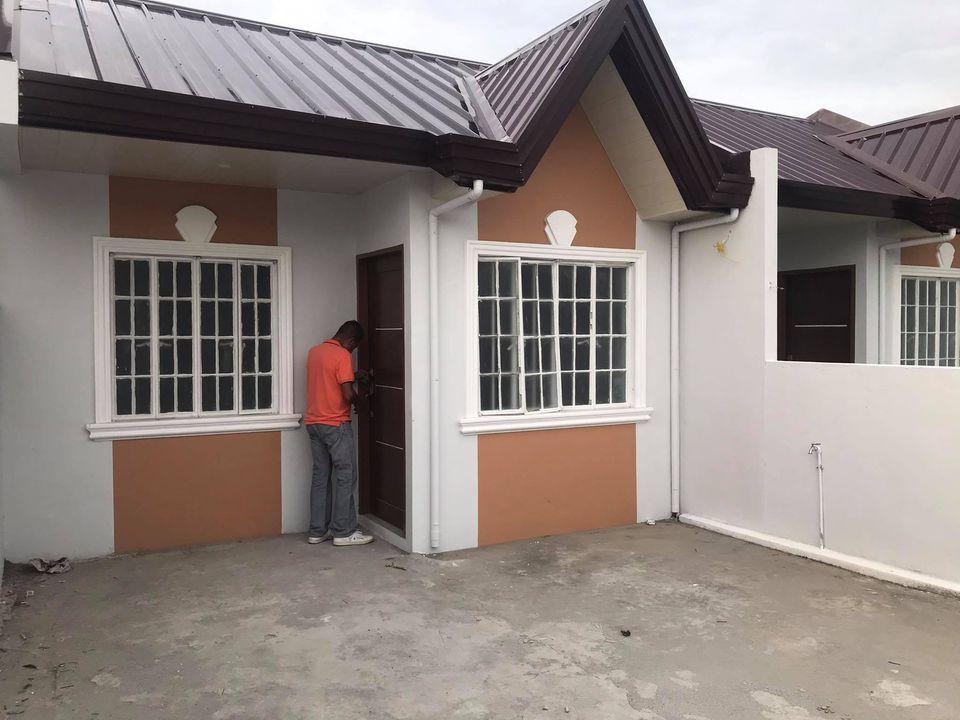2 Bedroom Bungalow House with Car Garage and Fence