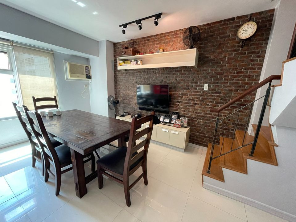 Semi-furnished 2 Bedroom Unit - Great Location