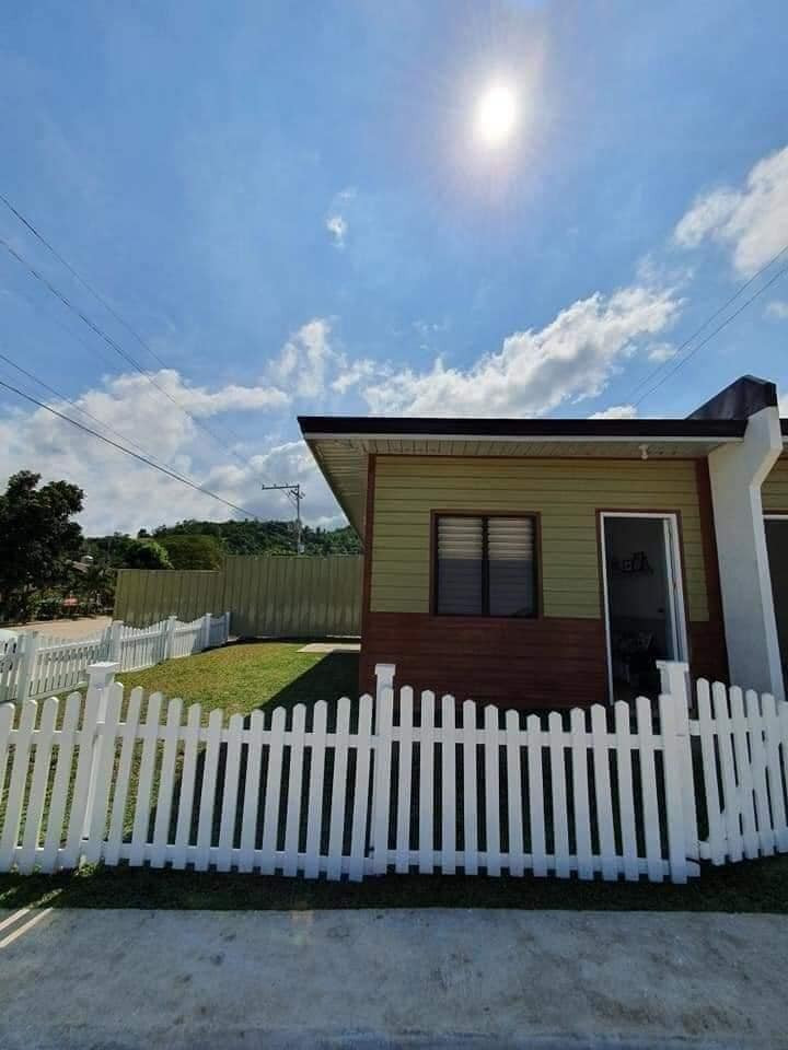 HOUSE AND LOT FOR RENT