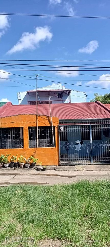 4 Beds 2 Baths House