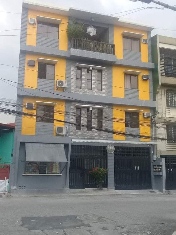 1 bedroom with own toilet and bath