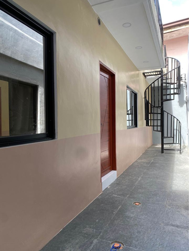 2 Beds 2 Baths - House