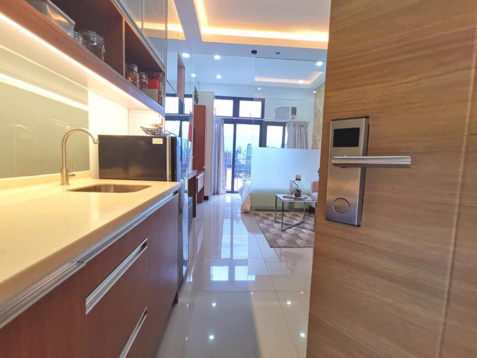 Condo Unit in Harbour Park Residences - Mandaluyong City