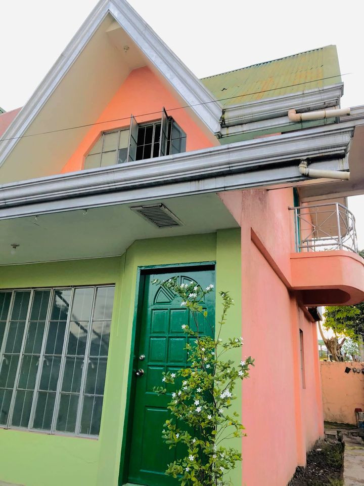 2-STORY APARTMENT FOR RENT