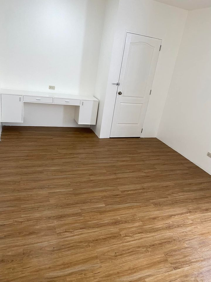 Gallery 5