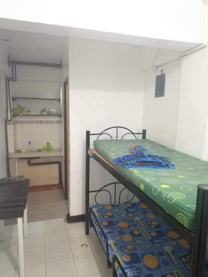 Room for rent in Malibay Pasay