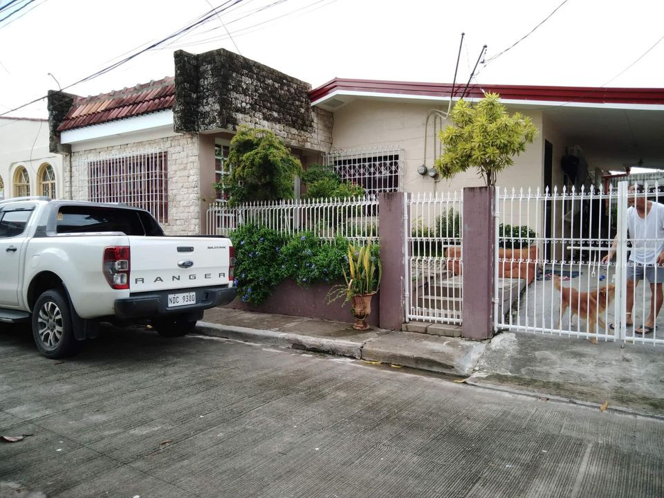 FOR RENT WHOLE HOUSE OWN GARAGE FOR YOUR CAR