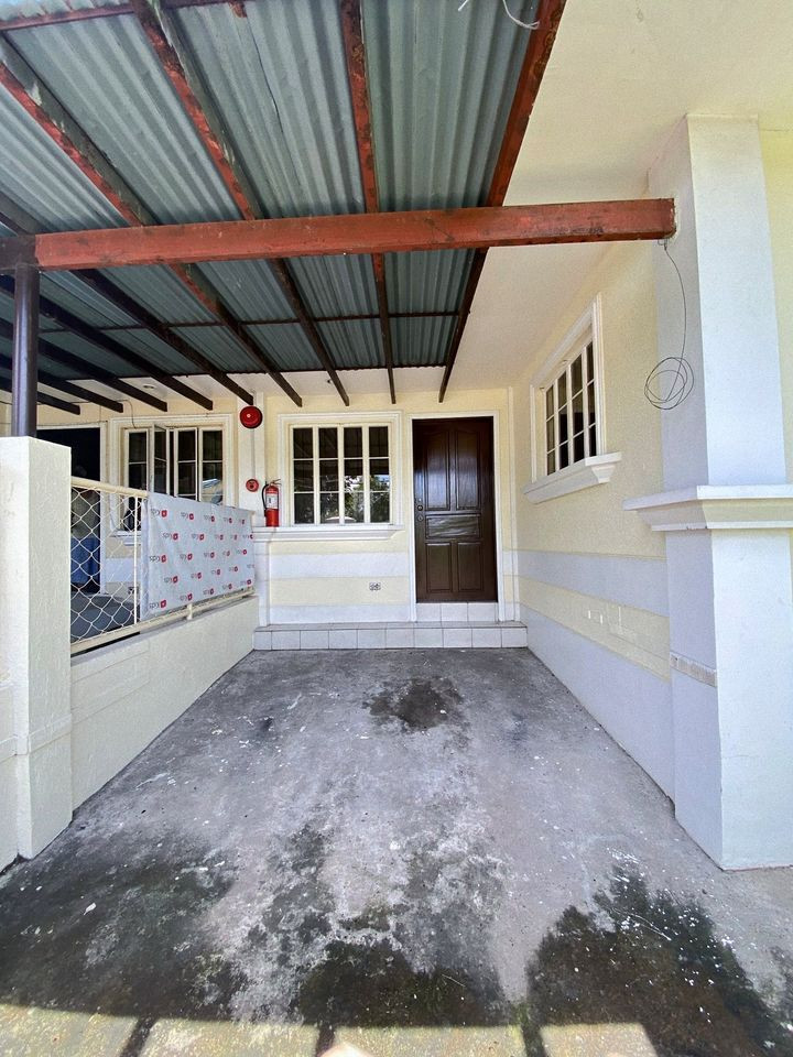 2 Beds 1 Bath Apartment