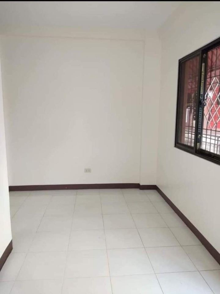 Gallery 5
