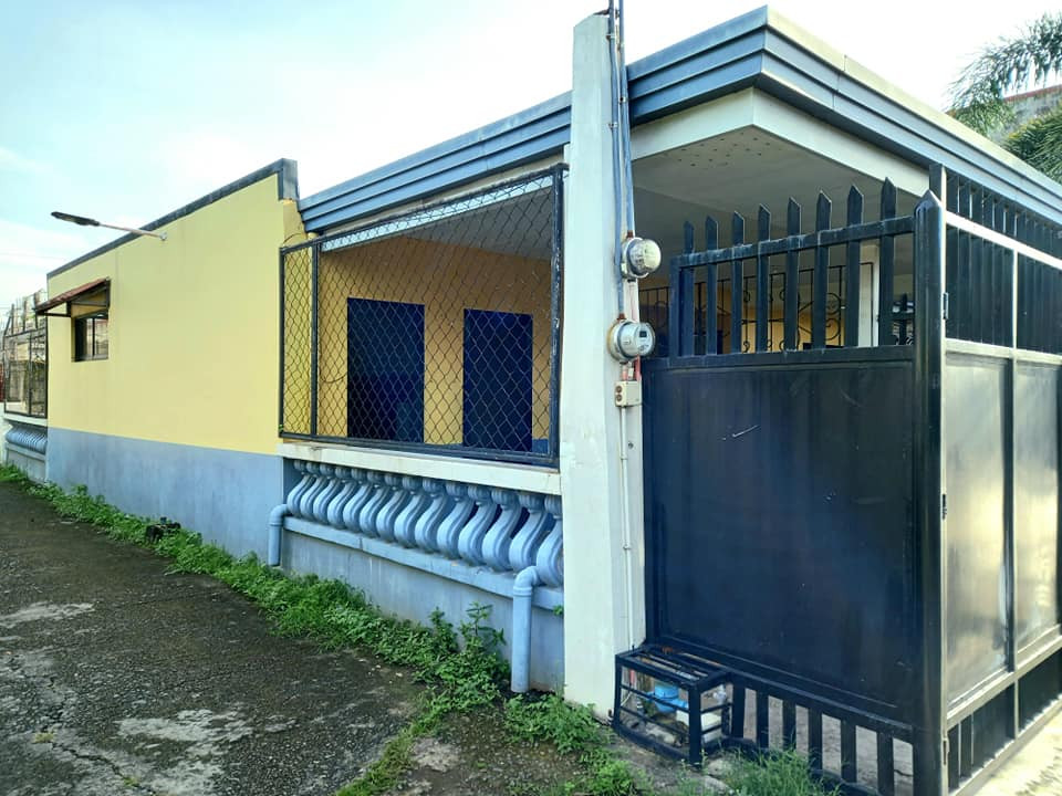 STUDIO APARTMENT w/ GARAGE