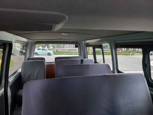 2022 Toyota hiace commuter van for rent