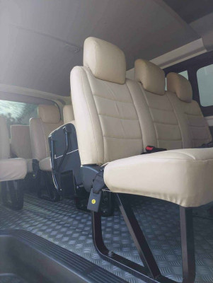 2022 VAN FOR RENT with driver hi ace commuter