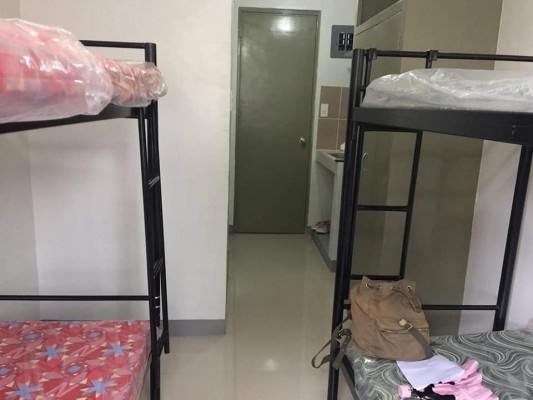 Female Bedspacer - Palanan, Makati City