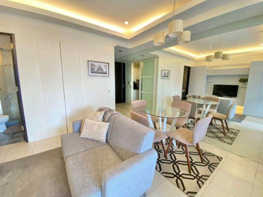 Stunning and Pet Friendly 1BR in BGC - Fairways Towers