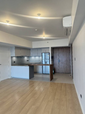 2 BEDROOM UNIT WITH BALCONY AT SHANG RESIDENCES WACKWACK