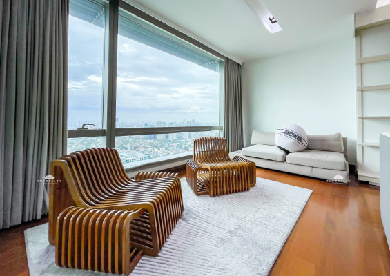 A prime and exclusive condo unit