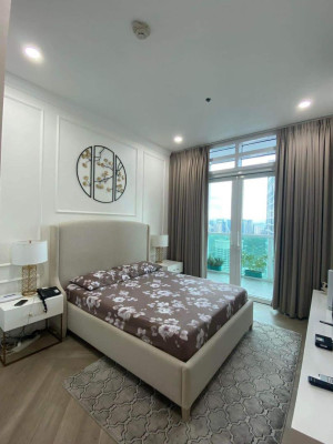 A Sophisticated Lower Penthouse for Sale in Makati