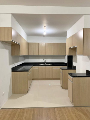 TWO  MARIDIEN  2 BEDROOM FOR SALE  high street south corporate plaza seda hotel