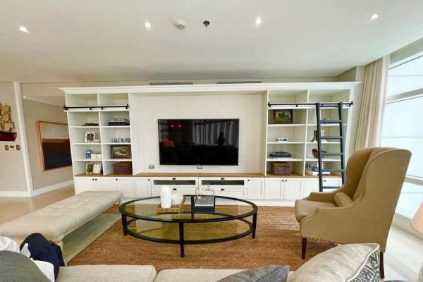 TWO ROXAS TRIANGLE 3 Bedroom Fully furnished and Interior decorated