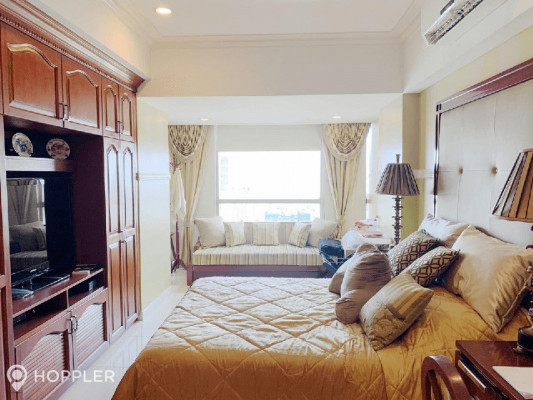 2BR Condo for Sale in MetroWalk Complex, Ortigas Center, Pasig