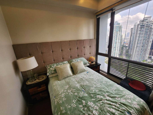 1BR unit in Bellagio with beautiful view of Burgos Circle