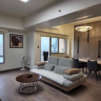 3BR Unit For Sale - The Vantage at Kapitolyo