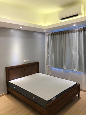 BGC condo Icon Plaza for rush sale