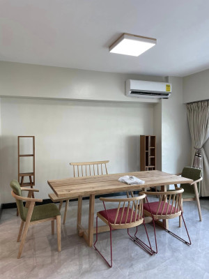 One Serendra 2BR unit facing market market with parking