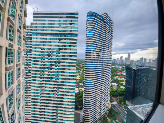 1br condo in the Manansala Rockwell, Makati