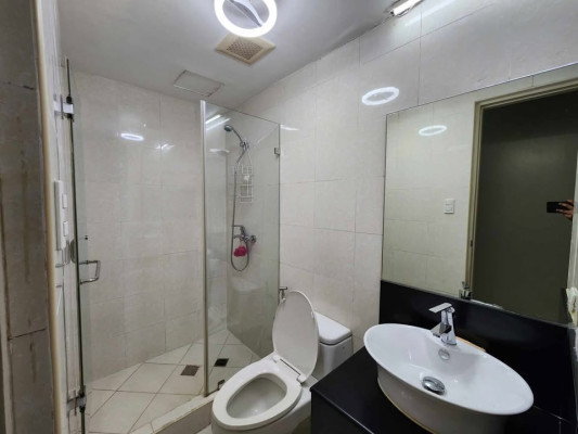 3 Bedroom Condo Unit For Sale Located at Sarasota, Newport City