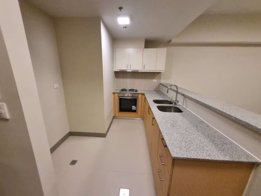 Semi-furnished 3-bedroom condo for sale with parking at Uptown Parksuites tower