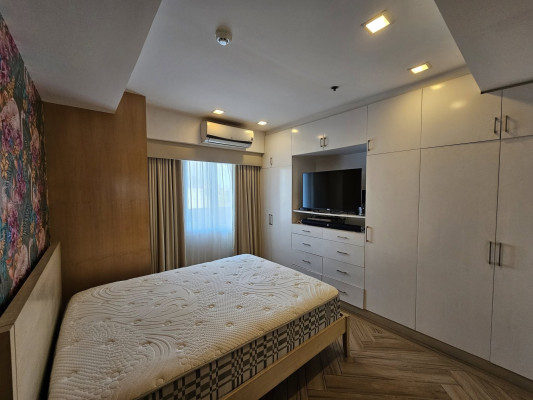 Explore this Spacious 1-Bedroom Unit in Baron 3 Gardens